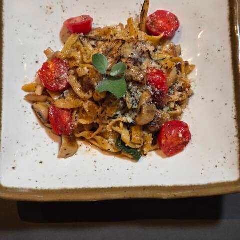 FETTUCCINE WITH MUSHROOMS & TRUFFLE